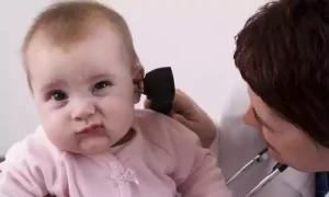 عفونت گوش در نوزادان و کودکان