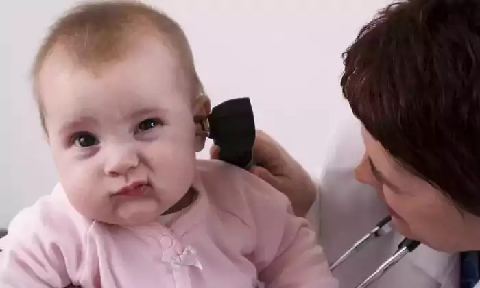  عفونت گوش در نوزادان و کودکان